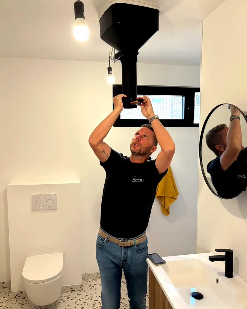 Peter Dombrecht van Siemro tijdens een ventilatiemeting
